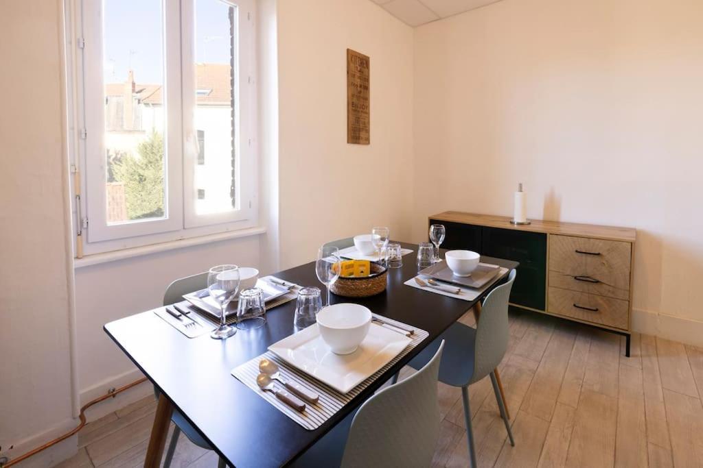 Montluçon Le Cosy C - T2 Tout Equipe - Centre-Ville Gare מראה חיצוני תמונה